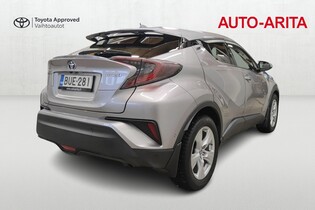 Toyota C-HR vaihtoauto
