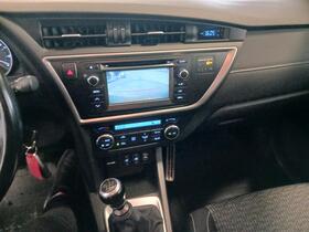 Toyota Auris vaihtoauto