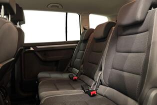 Volkswagen Touran vaihtoauto