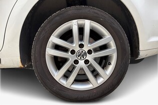 Volkswagen Touran vaihtoauto