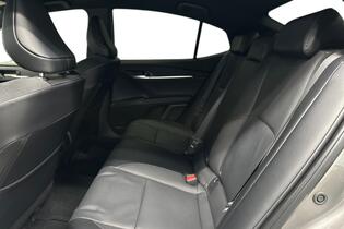 Toyota Camry vaihtoauto