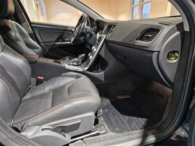 Volvo V60 Cross Country vaihtoauto