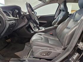 Volvo V60 Cross Country vaihtoauto