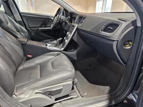 Volvo V60 Cross Country vaihtoauto