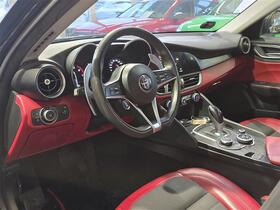 Alfa Romeo Giulia vaihtoauto