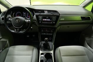 Volkswagen Touran vaihtoauto