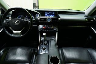 Lexus IS vaihtoauto