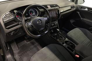 Volkswagen Touran vaihtoauto