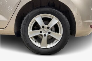 Volkswagen Touran vaihtoauto