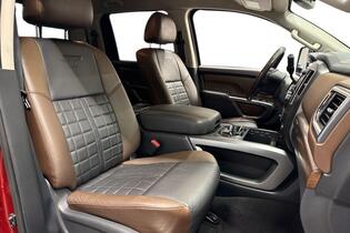 Nissan Titan vaihtoauto