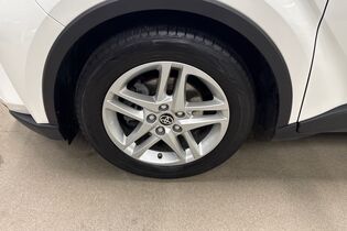 Toyota C-HR vaihtoauto