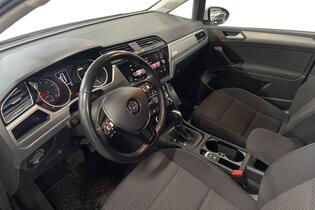 Volkswagen Touran vaihtoauto