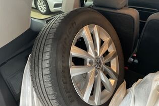 Volkswagen Touran vaihtoauto