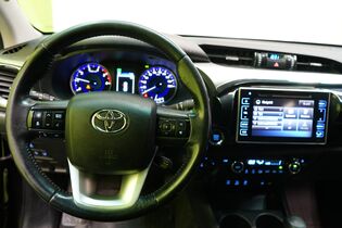 Toyota Hilux vaihtoauto