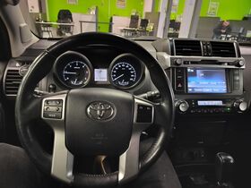 Toyota Land Cruiser vaihtoauto