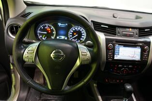 Nissan Navara vaihtoauto