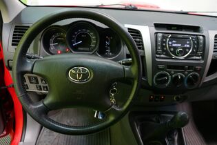 Toyota Hilux vaihtoauto