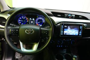 Toyota Hilux vaihtoauto