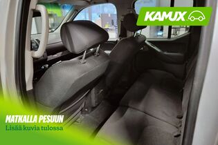 Nissan Navara vaihtoauto