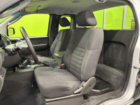 Nissan Navara vaihtoauto