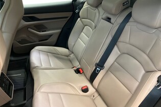 Porsche Taycan vaihtoauto