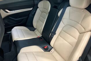 Porsche Taycan vaihtoauto