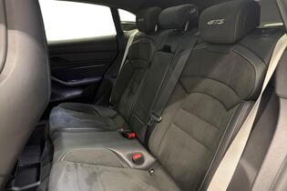 Porsche Taycan vaihtoauto