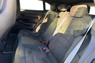 Porsche Taycan vaihtoauto