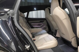 Porsche Taycan vaihtoauto