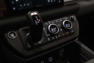 Land Rover Defender vaihtoauto