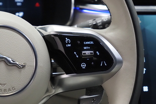 Jaguar F-PACE vaihtoauto