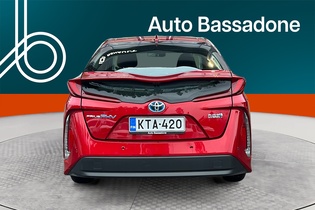 Toyota Prius Plug-in vaihtoauto