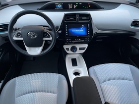 Toyota Prius Plug-in vaihtoauto