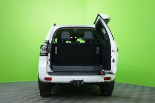 Toyota Land Cruiser vaihtoauto