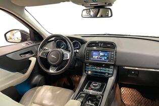 Jaguar F-PACE vaihtoauto