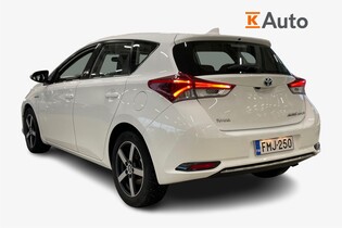 Toyota Auris vaihtoauto