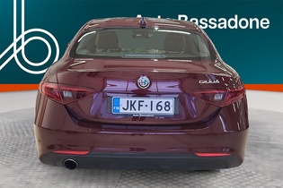 Alfa Romeo Giulia vaihtoauto