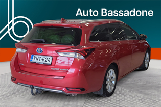 Toyota Auris vaihtoauto