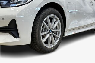 BMW 330 vaihtoauto