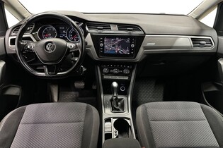 Volkswagen Touran vaihtoauto