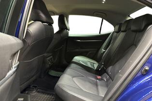 Toyota Camry vaihtoauto