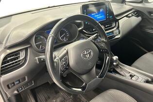 Toyota C-HR vaihtoauto