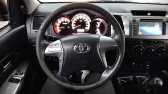 Toyota Hilux vaihtoauto