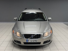 Volvo V70 vaihtoauto