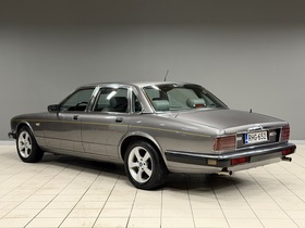 Jaguar Sovereign vaihtoauto