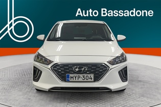 Hyundai IONIQ hybrid vaihtoauto