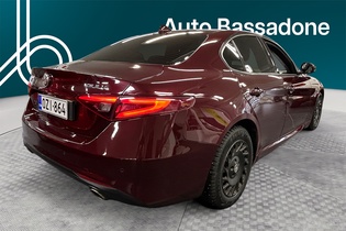 Alfa Romeo Giulia vaihtoauto