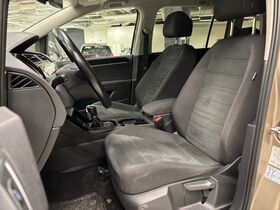 Volkswagen Touran vaihtoauto