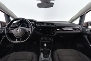 Volkswagen Touran vaihtoauto