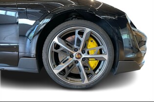 Porsche Taycan vaihtoauto